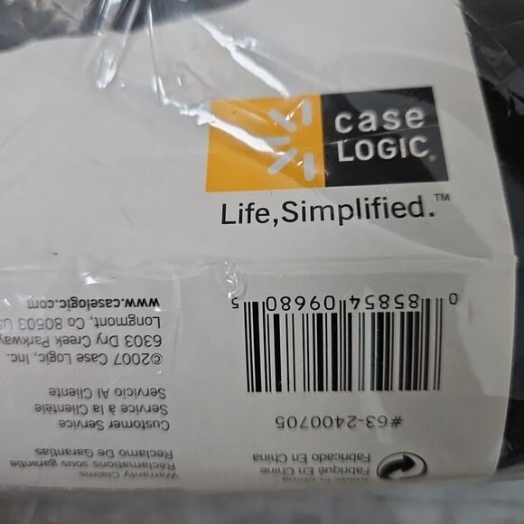 Case Logic VNC-17 Value Slimline 17-inch Laptop Case (Black) - Picture 8 of 12